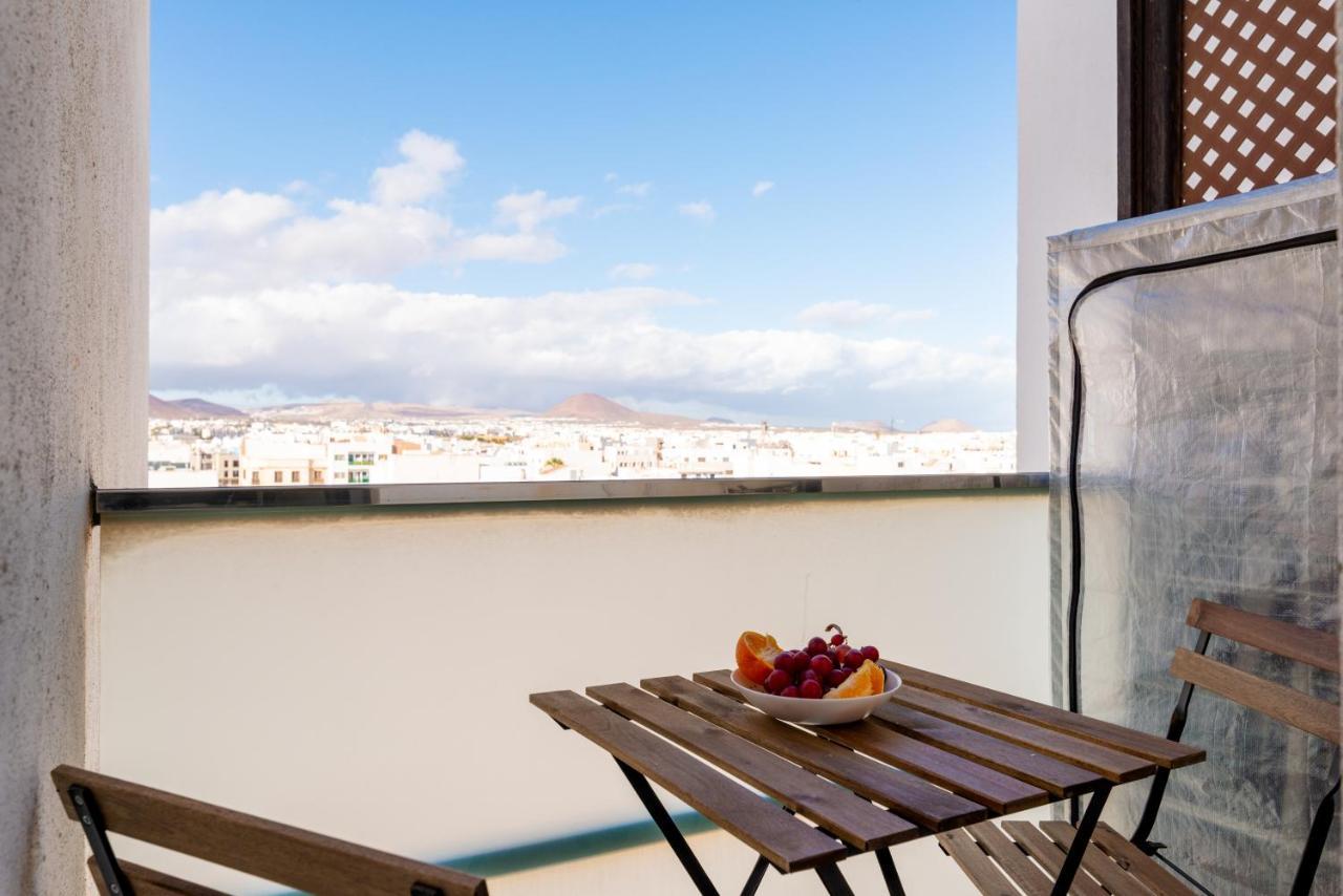 Fee4Me: First Line Luxury Apartment Arrecife  Exterior photo